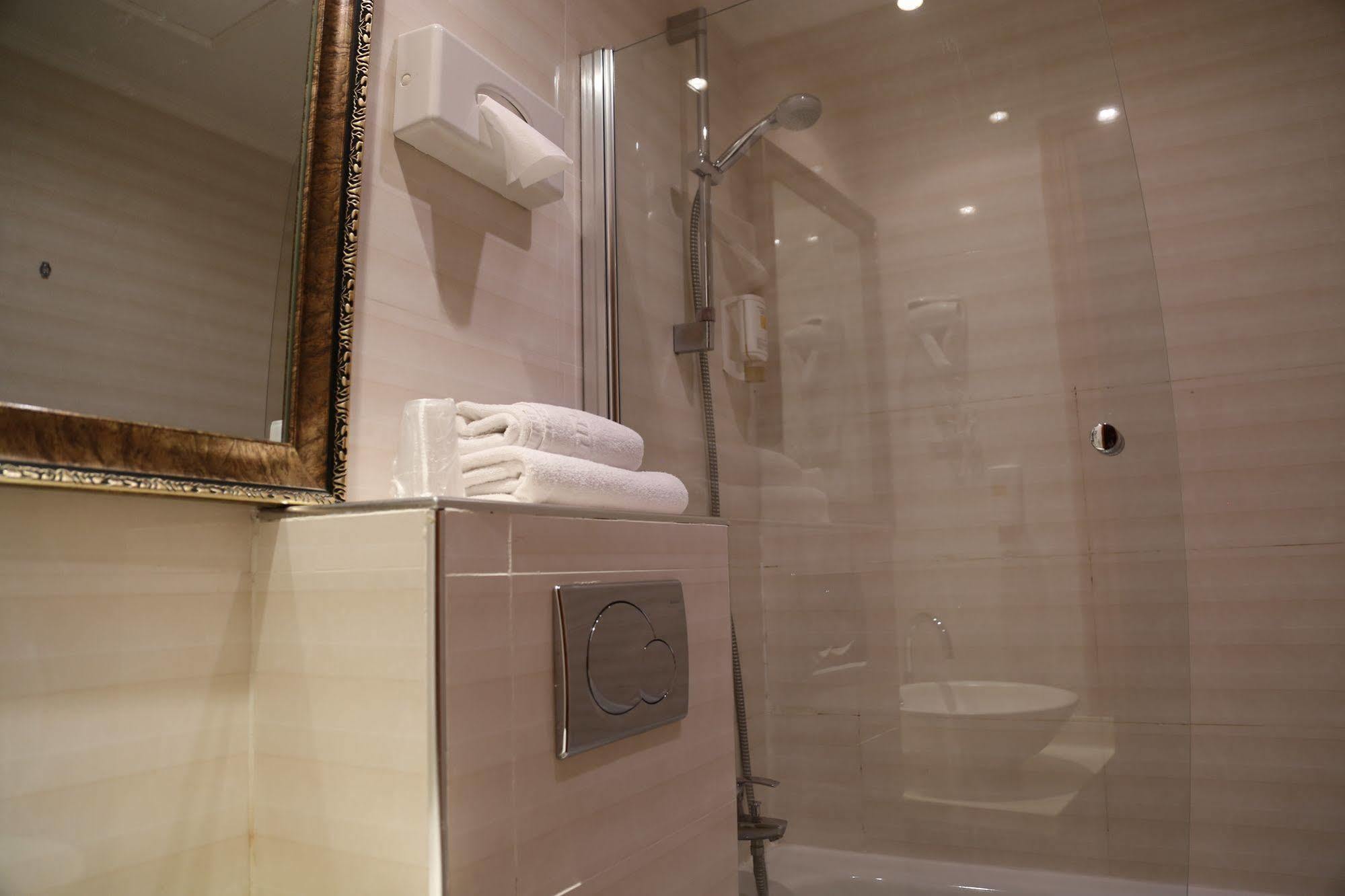 Hotel Princesse Isabelle Puteaux Zewnętrze zdjęcie