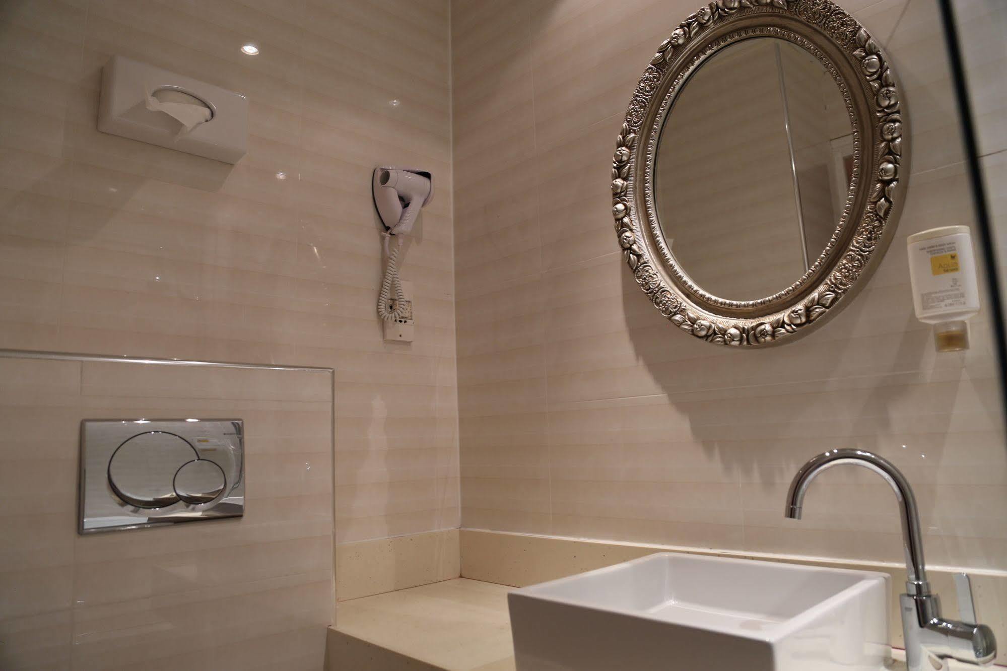 Hotel Princesse Isabelle Puteaux Zewnętrze zdjęcie