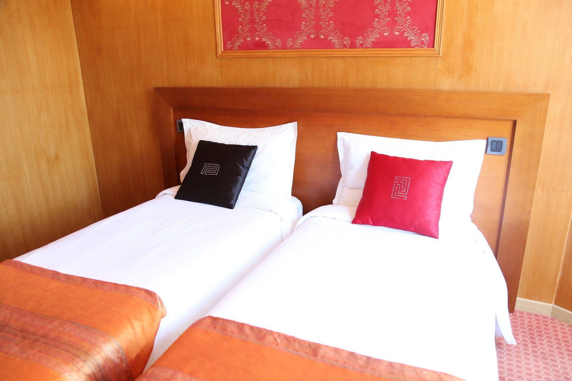 Hotel Princesse Isabelle Puteaux Zewnętrze zdjęcie